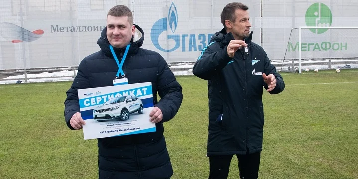Сергей Семак вручил автомобиль победителю акции БК 1хСтавка Сергей Семак вручил автомобиль победителю акции БК 1хСтавка