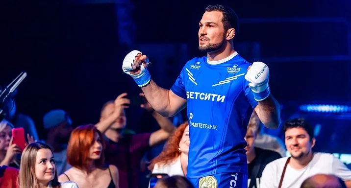 Вартанян одержал победу над Алиевым на турнире БЕТСИТИ Fight Nights в Минске