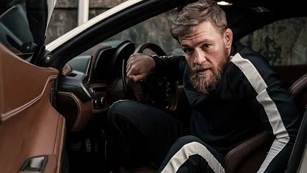 Макгрегор обратился к Биспингу: «Держи моё имя подальше от своего рта»