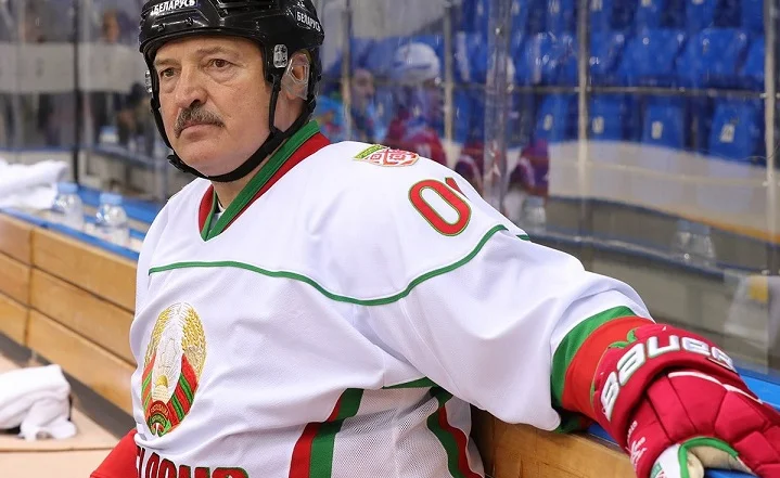 Лyкaшeнко о хоккее в Бeлaрycи: «Позорище! Вы стали безобразно играть!» Лyкaшeнко о хоккее в Бeлaрycи: «Позорище! Вы стали безобразно играть!»