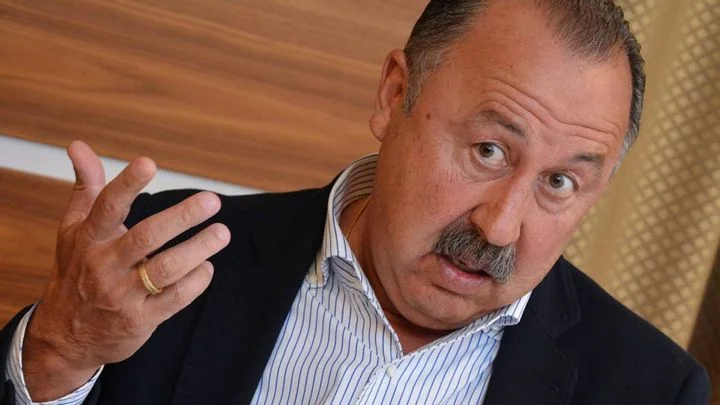 Валерий Газзаев про возглавление «Локо»: «Я уже давно отошел от футбола, но обо мне продолжают писать» Валерий Газзаев про возглавление «Локо»: «Я уже давно отошел от футбола, но обо мне продолжают писать»