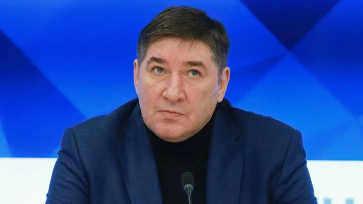 Александр Кожевников об «Авангарде»: «Курьянову досталось жуткое наследство, которое он теперь должен разгребать, не имея ни малейшего опыта» Александр Кожевников об «Авангарде»: «Курьянову досталось жуткое наследство, которое он теперь должен разгребать, не имея ни малейшего опыта»