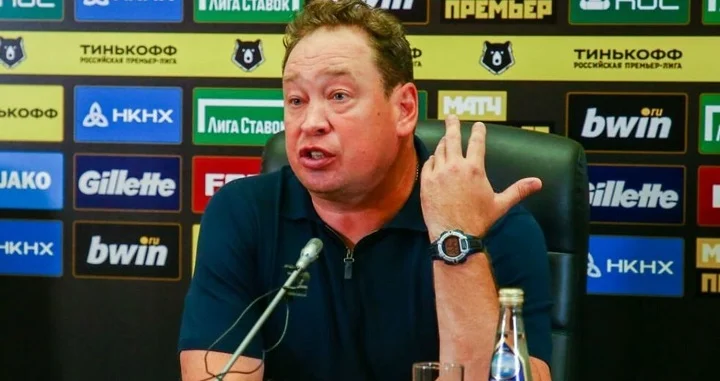 Слуцкий о ситуации в «Рубине»: «Рискую репутацией и карьерой» Слуцкий о ситуации в «Рубине»: «Рискую репутацией и карьерой»