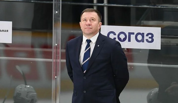Олег Леонтьев о 0:3 с «Северсталью»: «Мне не в чем упрекнуть ребят, было желание, но в некоторых моментах нужно играть попроще» Олег Леонтьев о 0:3 с «Северсталью»: «Мне не в чем упрекнуть ребят, было желание, но в некоторых моментах нужно играть попроще»