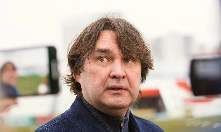 Гендиректор «Уфы» Шамиль Газизов: «Футбол как продукт через год, два, пять, десять будет обеспечивать себя сам. Со временем будет отходить от госфинансирования» Гендиректор «Уфы» Шамиль Газизов: «Футбол как продукт через год, два, пять, десять будет обеспечивать себя сам. Со временем будет отходить от госфинансирования»