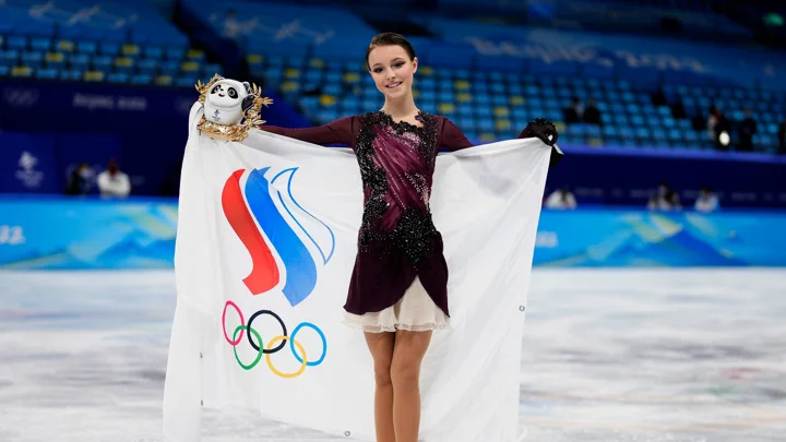 Фигуристка Щербакова рассказала о поддержке Загитовой во время Олимпиады в Пекине Фигуристка Щербакова рассказала о поддержке Загитовой во время Олимпиады в Пекине