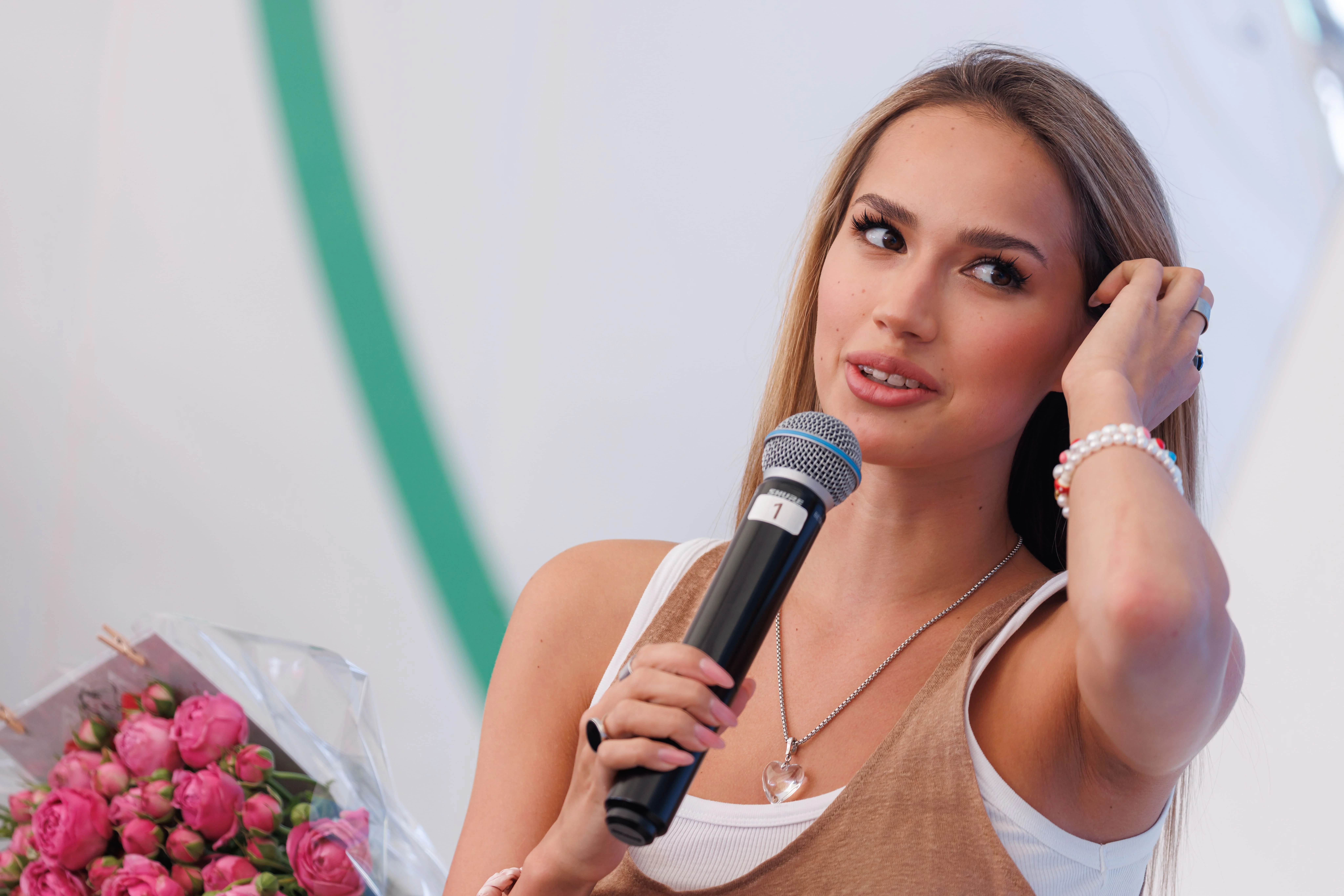 «Лишь поле с травой, ничего сносить не придется»: В Минспорта Татарстана рассказали об участке под школу Загитовой «Лишь поле с травой, ничего сносить не придется»: В Минспорта Татарстана рассказали об участке под школу Загитовой
