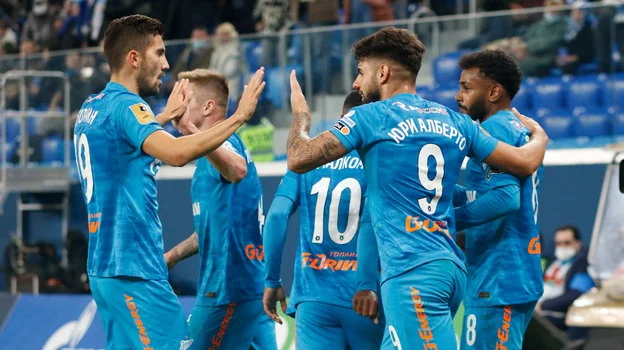 «Зенит» обыгрывает «Ахмат» со счетом 1:0 к перерыву матча 24-го тура РПЛ