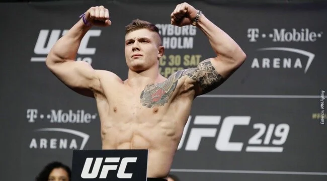 Али Абдель-Азиз о Веттори: «Он будущий чемпион UFC. Перед боем с Уиттакером он немного потренируется в Дагестане» Али Абдель-Азиз о Веттори: «Он будущий чемпион UFC. Перед боем с Уиттакером он немного потренируется в Дагестане»