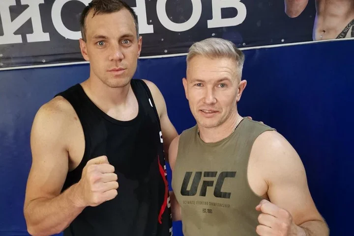 Тренер UFC Тарас Кияшко: «Если бы не футбол, то Дзюба стал бы отличным бойцом ММА. Он отлично бьет руками и ногами, да и ведет борьбу тоже неплохо» Тренер UFC Тарас Кияшко: «Если бы не футбол, то Дзюба стал бы отличным бойцом ММА. Он отлично бьет руками и ногами, да и ведет борьбу тоже неплохо»