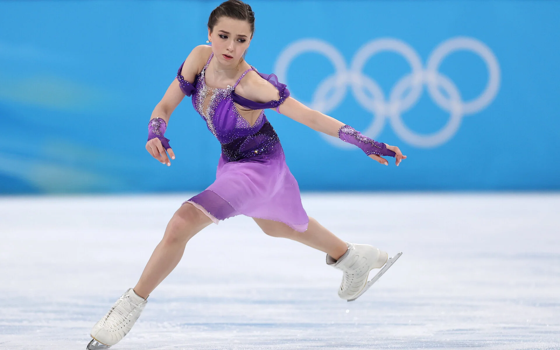 Фигуристка Валиева лидирует после короткой программы на Олимпиаде, Щербакова — вторая Фигуристка Валиева лидирует после короткой программы на Олимпиаде, Щербакова — вторая