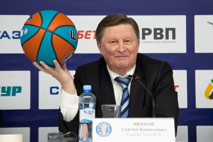 Сергей Иванов: «Не очень приятно, когда зрители ждут по две минуты, пока судьи рассуждают, от кого ушел мяч. Мы поменяем эту систему на новую» Сергей Иванов: «Не очень приятно, когда зрители ждут по две минуты, пока судьи рассуждают, от кого ушел мяч. Мы поменяем эту систему на новую»