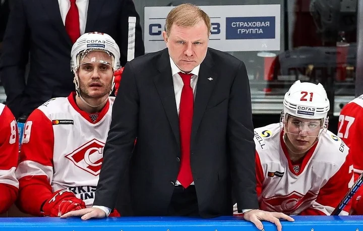 Алексей Жамнов: «Спартак» не попал в плей-офф в прошедшем сезоне, поэтому наша задача не просто попасть туда, но и выступить достойно» Алексей Жамнов: «Спартак» не попал в плей-офф в прошедшем сезоне, поэтому наша задача не просто попасть туда, но и выступить достойно»