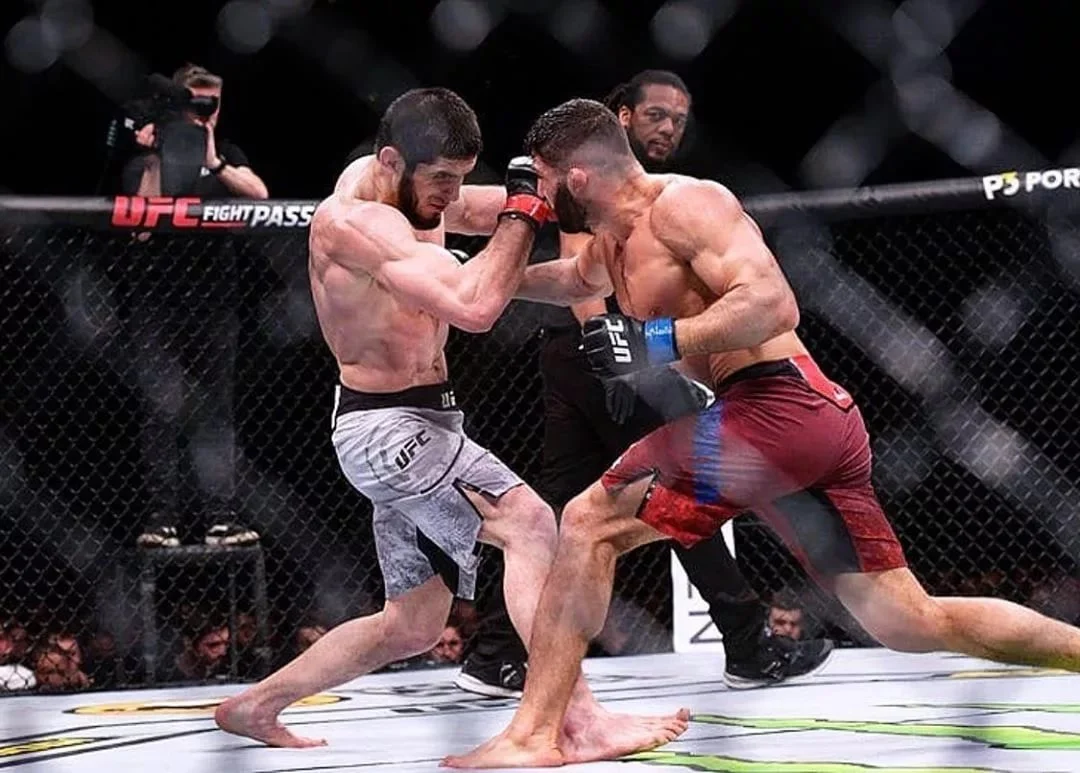Боец UFC Арман Царукян бросил вызов Исламу Махачеву Боец UFC Арман Царукян бросил вызов Исламу Махачеву
