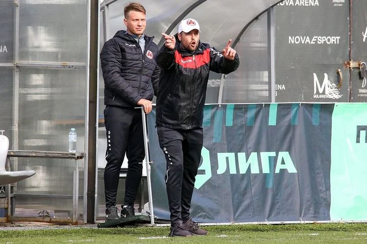 Дмитрий Комбаров о победе над «Амкалом»: «Моментов было достаточно, чтобы закончить эту игру без пенальти» Дмитрий Комбаров о победе над «Амкалом»: «Моментов было достаточно, чтобы закончить эту игру без пенальти»