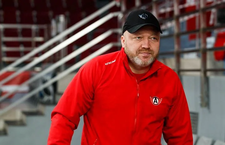 Тренер «Автомобилиста» Николай Заварухин после 1:2 c «Металлургом»: «У нас много ненужных удалений в зоне атаки – будем над этим работать» Тренер «Автомобилиста» Николай Заварухин после 1:2 c «Металлургом»: «У нас много ненужных удалений в зоне атаки – будем над этим работать»