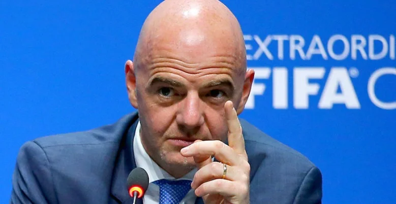 Инфантино о варианте проведения матчей по 100 минут на ЧМ-2022: «Изменений не будет» Инфантино о варианте проведения матчей по 100 минут на ЧМ-2022: «Изменений не будет»