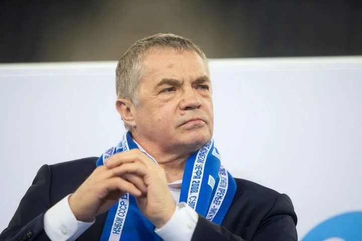 Гендиректор «Зенита» Александр Медведев: «В линии полузащиты и нападения уже не будет приобретений. Но мы рассматриваем кандидатов на позицию центрального защитника» Гендиректор «Зенита» Александр Медведев: «В линии полузащиты и нападения уже не будет приобретений. Но мы рассматриваем кандидатов на позицию центрального защитника»