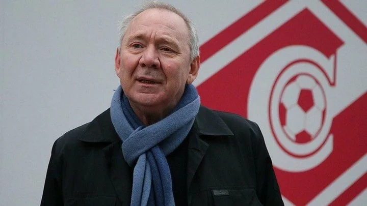 Олег Романцев: «Если конкурентам «Зенита» удастся повысить боеспособность, то новый сезон может ознаменоваться по-настоящему жесткой борьбой за золото» Олег Романцев: «Если конкурентам «Зенита» удастся повысить боеспособность, то новый сезон может ознаменоваться по-настоящему жесткой борьбой за золото»