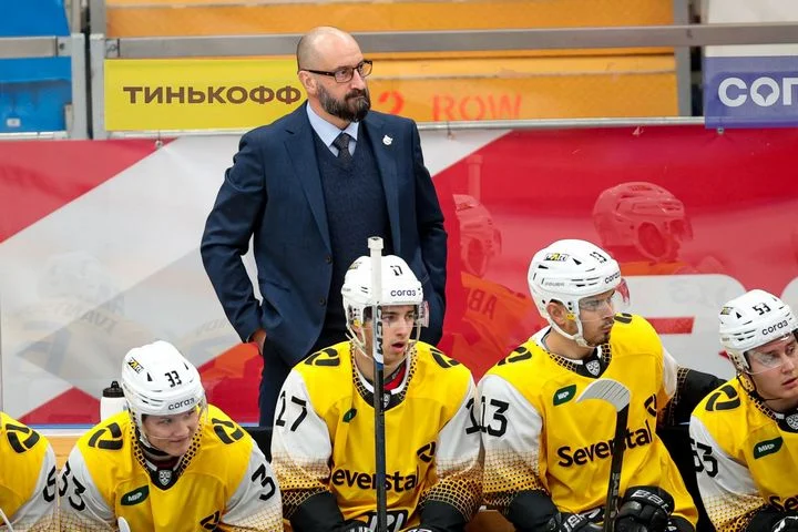 Андрей Козырев про 1:0 с «Локомотивом»: «Здорово сыграли в концовке. Игра сложилась волнообразно» Андрей Козырев про 1:0 с «Локомотивом»: «Здорово сыграли в концовке. Игра сложилась волнообразно»