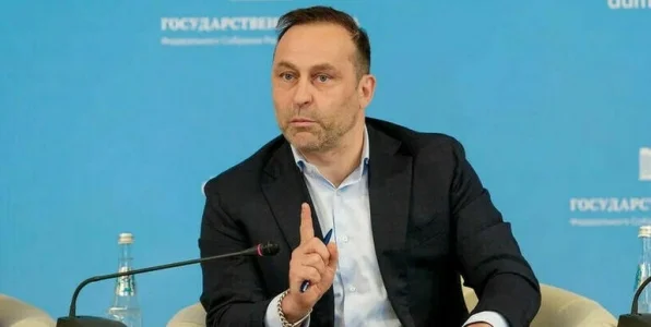 В Госдуме назвали прекрасной новостью снятие санкций с министра спорта России В Госдуме назвали прекрасной новостью снятие санкций с министра спорта России