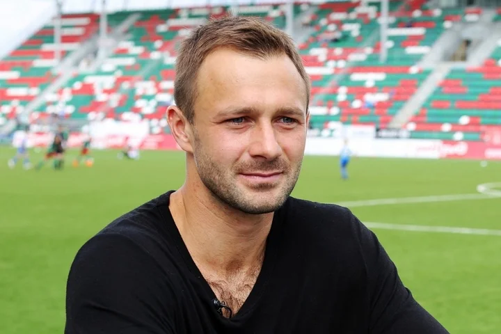 Дмитрий Сычев: «Неоднозначный сезон. Не тот результат, который хотели видеть болельщики в год столетия. Клуб весь год кидало то вверх, то вниз» Дмитрий Сычев: «Неоднозначный сезон. Не тот результат, который хотели видеть болельщики в год столетия. Клуб весь год кидало то вверх, то вниз»