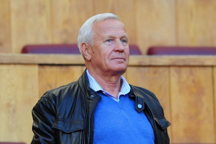Вячеслав Колосков: «Не читал ни одной публикации, где бы кто-то из «Челси» сказал, что они ведут переговоры по Захаряну. Думаю, никакого интереса у них к нему нет» Вячеслав Колосков: «Не читал ни одной публикации, где бы кто-то из «Челси» сказал, что они ведут переговоры по Захаряну. Думаю, никакого интереса у них к нему нет»
