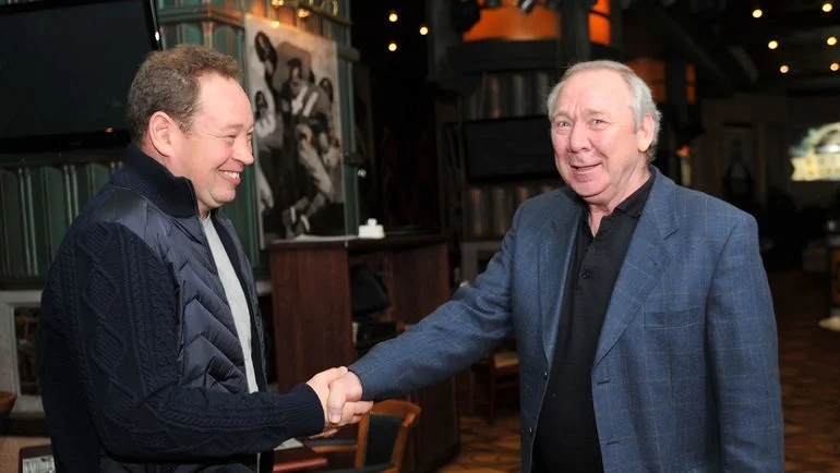 Романцев о Слуцком: «Обсуждать нужно не его поведение, а то, почему тема судейства остается одной из главных проблем в нашем футболе» Романцев о Слуцком: «Обсуждать нужно не его поведение, а то, почему тема судейства остается одной из главных проблем в нашем футболе»