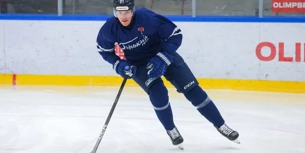 Силаев о росте 2,01 м: я уже привык, просто стараюсь постоянно улучшать свое катание Силаев о росте 2,01 м: я уже привык, просто стараюсь постоянно улучшать свое катание