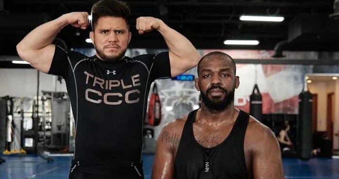 Штырков о главном поединке UFC 300: «Не знаю, как Хилл залетел в топ. У него нечемпионский уровень» Штырков о главном поединке UFC 300: «Не знаю, как Хилл залетел в топ. У него нечемпионский уровень»