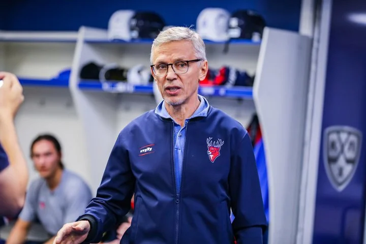 Игорь Ларионов: «Медицинский штаб «Торпедо» проделал не очень хорошую работу. Хотим, чтобы хоккеисты возвращались быстрее в строй» Игорь Ларионов: «Медицинский штаб «Торпедо» проделал не очень хорошую работу. Хотим, чтобы хоккеисты возвращались быстрее в строй»