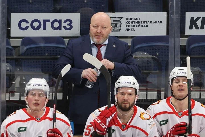 Николай Заварухин о 2:0 с «Сибирью»: «Спасибо ребятам, что выполнили установку и не уступили в борьбе и азарте» Николай Заварухин о 2:0 с «Сибирью»: «Спасибо ребятам, что выполнили установку и не уступили в борьбе и азарте»