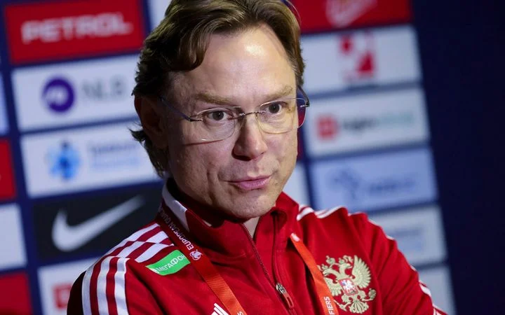 Валерий Карпин: «Тренерский штаб сборной вызвал на три игры две команды. Без вратарей получится 44 полевых игрока, то есть, по 22 на каждую команду» Валерий Карпин: «Тренерский штаб сборной вызвал на три игры две команды. Без вратарей получится 44 полевых игрока, то есть, по 22 на каждую команду»