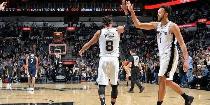 "Финикс" - "Сан-Антонио" "Финикс" - "Сан-Антонио"