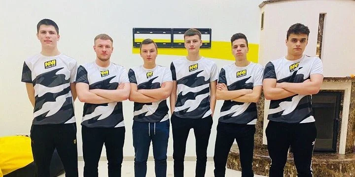 NaVi Юниор - mouz NXT NaVi Юниор - mouz NXT