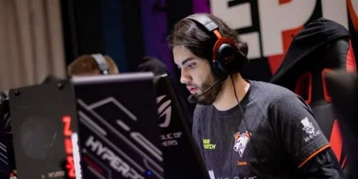 Virtus.pro - Sinners Эспортс Virtus.pro - Sinners Эспортс