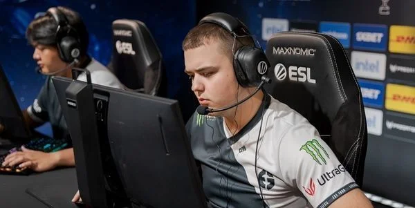 MOUZ - Evil Geniuses MOUZ - Evil Geniuses