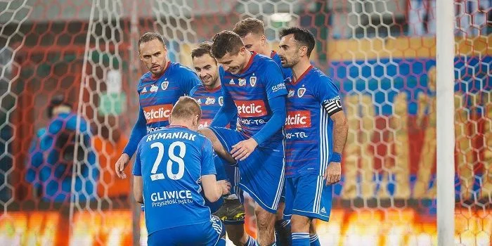 Пяст Гливице — Краковия: прогноз на матч чемпионата Польши (27 сентября 2021 года) Пяст Гливице — Краковия: прогноз на матч чемпионата Польши (27 сентября 2021 года)
