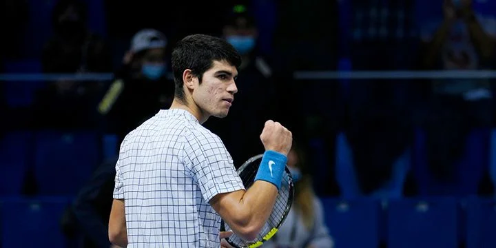 Карлос Алькарас-Гарфия - Себастьян Баес. Прогноз на матч Next Gen ATP Finals (12 ноября 2021 года)
