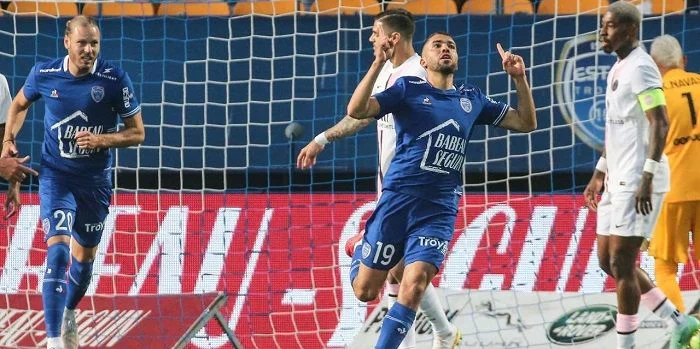 Сент-Этьен - Труа Сент-Этьен - Труа