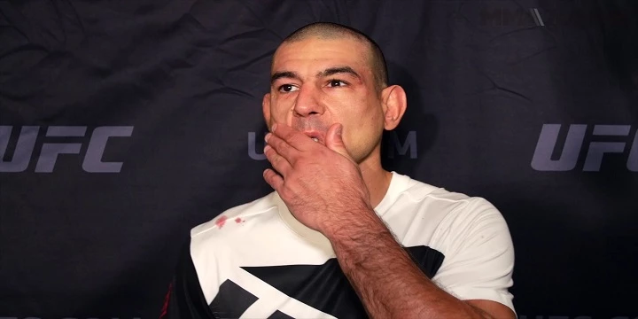 Винс Пичел — Марк Мадсен. Прогноз (кф 2.10) на UFC (10 апреля 2022 года) Винс Пичел — Марк Мадсен. Прогноз (кф 2.10) на UFC (10 апреля 2022 года)