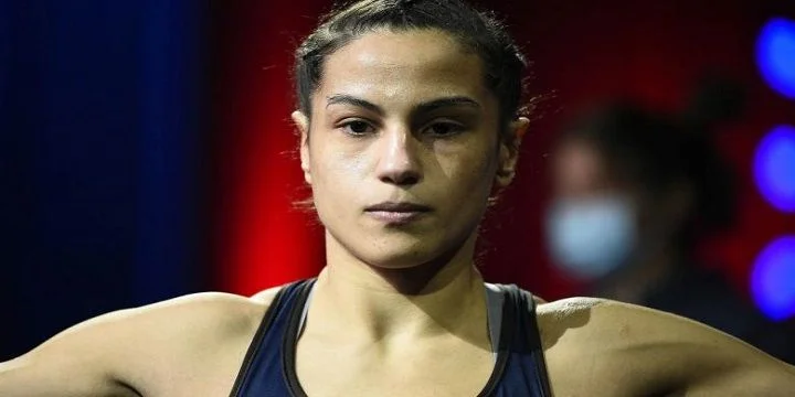 Глория де Паула — Мария Оливейра. Прогноз (кф 3.20) на UFC (19 июня 2022 года) Глория де Паула — Мария Оливейра. Прогноз (кф 3.20) на UFC (19 июня 2022 года)