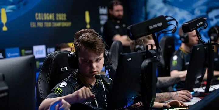 Movistar Riders - Team Liquid Movistar Riders - Team Liquid