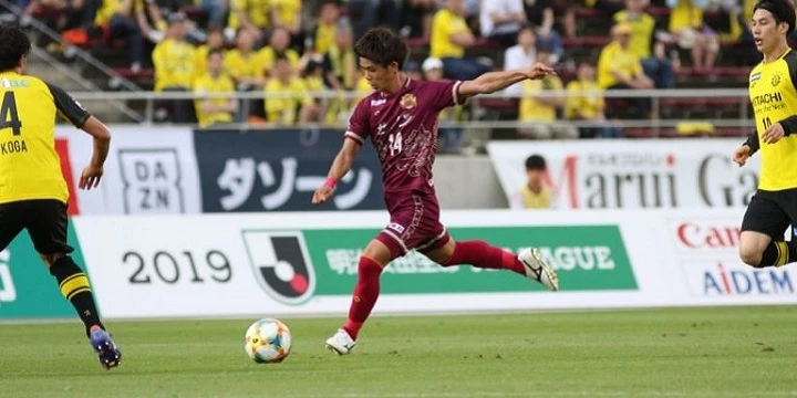 Йокогама — Зеспа Кусацу. Прогноз (кф 2.18) на матч Второй лиги Японии (16 августа 2022 года)