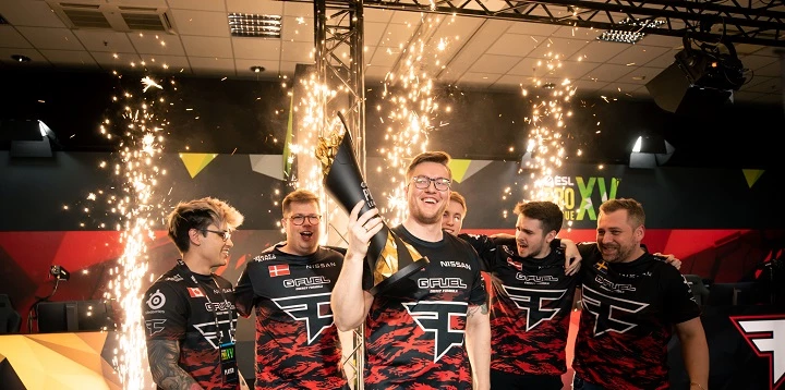 FaZe Clan — Evil Geniuses. Прогноз на матч CS:GO (21 августа 2022 года)