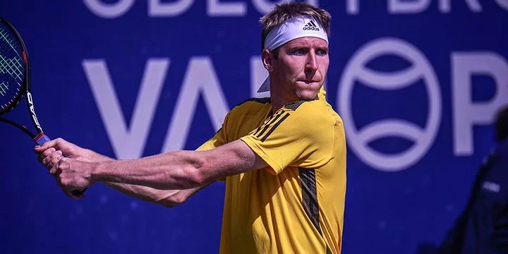 Седрик-Марсель Штебе — Карлос Табернер. Прогноз на матч ATP Лиссабон (27 сентября 2022 года)
Седрик-Марсель Штебе — Карлос Табернер. Прогноз на матч ATP Лиссабон (27 сентября 2022 года)
