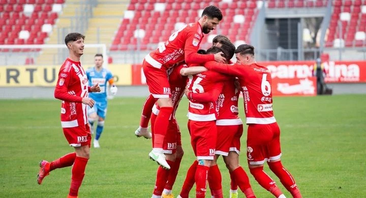 Университатя Клуж — УТА Арад. Прогноз (кф. 2.59) на матч чемпионата Румынии (11 декабря 2022 года) Университатя Клуж — УТА Арад. Прогноз (кф. 2.59) на матч чемпионата Румынии (11 декабря 2022 года)