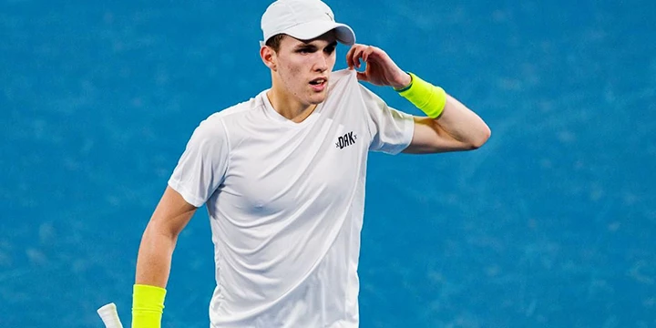 Антуан Бельер — Жомбор Пирош. Прогноз на матч ATP Кемпер (24 января 2023 года)
Антуан Бельер — Жомбор Пирош. Прогноз на матч ATP Кемпер (24 января 2023 года)