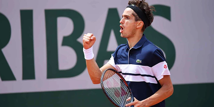 Пьер-Юг Эрбер — Доминик Штрикер. Прогноз на матч ATP Кемпер (24 января 2023 года)
Пьер-Юг Эрбер — Доминик Штрикер. Прогноз на матч ATP Кемпер (24 января 2023 года)