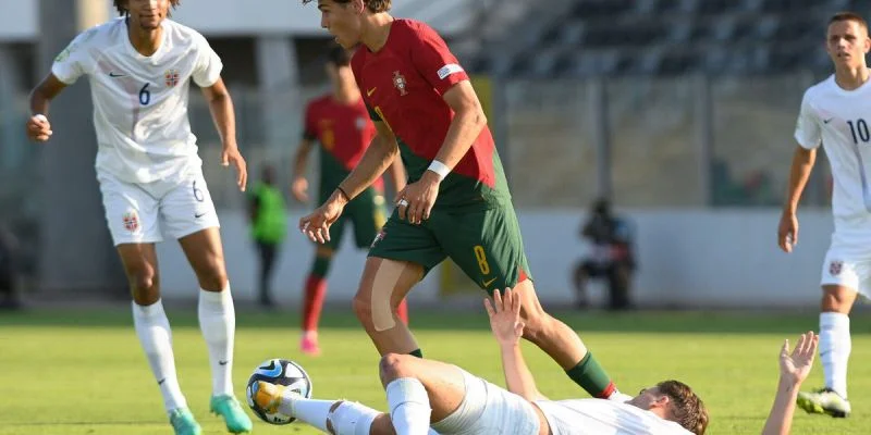 Португалия U19 - Италия (до19) Португалия U19 - Италия (до19)